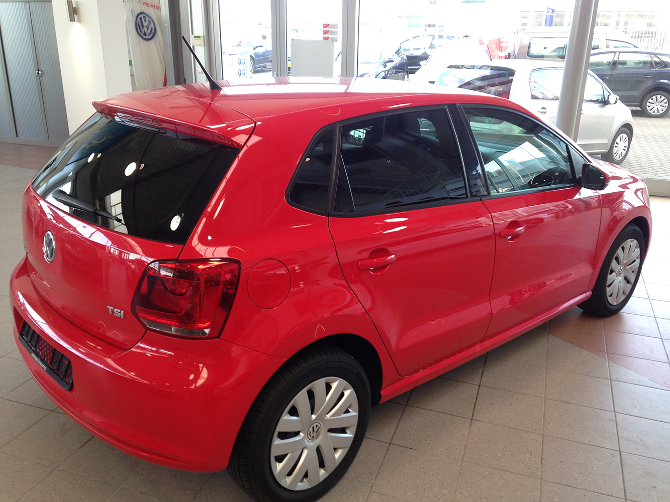 Volkswagen Polo rood blindering ramen